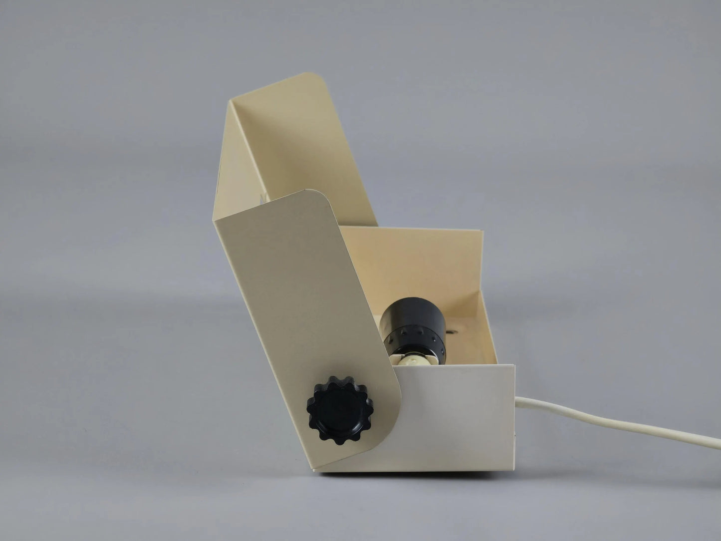 Vintage 1980s Industrial-Minimalist Metal Wall Light By Hema.